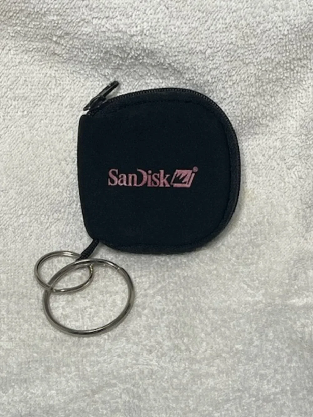 SanDisk Memory/Flash Card Travel Zip Pouch Case Keychain Logo Black 2.75